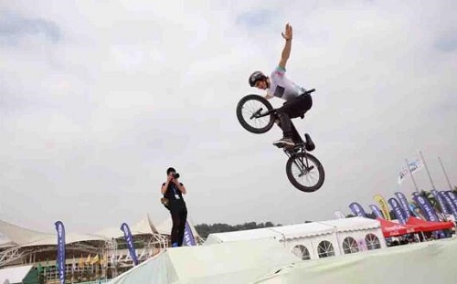 單位或者個(gè)人租賃板場(chǎng)道具有哪些注意事項(xiàng)？